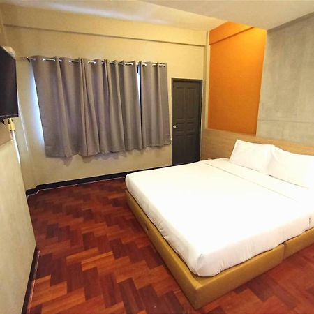 Go Inn Bts Surasak Silom Bkk โกอินน์ บีทีเอส สถานีสุรศักดิ์ Bangkok Eksteriør bilde